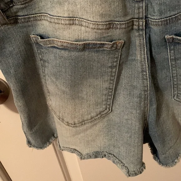 No Boundaries adorable denim distressed w/lace trim overall shorts XL(15-17) - Picture 9 of 12